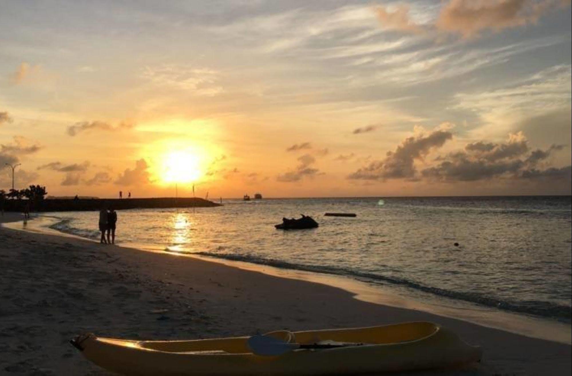 Faza View Inn, Maafushi Exterior photo